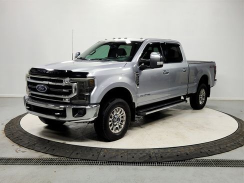 Used 2022 Ford F250 Lariat w/ Chrome Package image 3