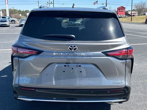 New 2026 Toyota Sienna Limited image 4