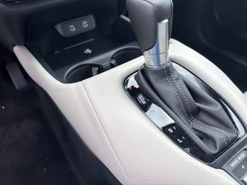 Used 2026 Honda HR-V EX-L image 18