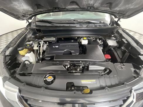 Used 2020 Nissan Pathfinder SV image 29