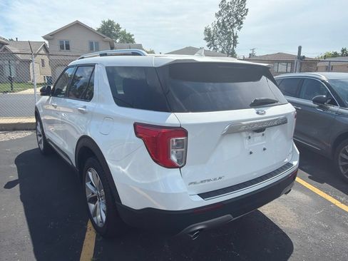 Used 2023 Ford Explorer Platinum w/ Technology Package AWD/4WD image 3