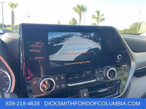 Used 2023 Toyota Highlander XLE image 29