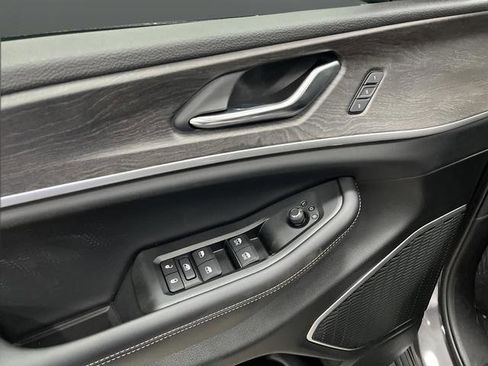 New 2025 Jeep Grand Cherokee Limited w/ Trailer Tow Package image 29