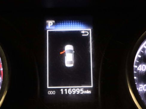 Used 2019 Toyota Camry SE image 5