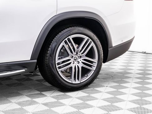New 2026 Mercedes-Benz GLS 450 4MATIC image 35