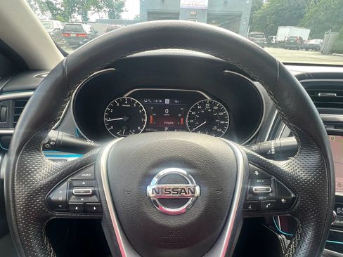 Used 2022 Nissan Maxima SV w/ Floor Mat Group FWD image 18