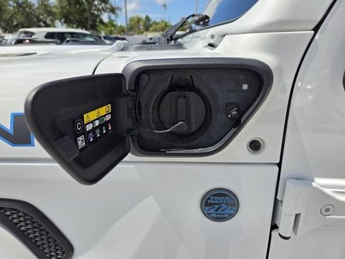 Used 2021 Jeep Wrangler Unlimited Rubicon 4xe w/ Steel Bumper Group AWD/4WD image 18