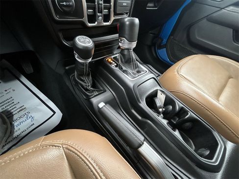 Used 2022 Jeep Wrangler Unlimited Sahara w/ Cold Weather Group image 26