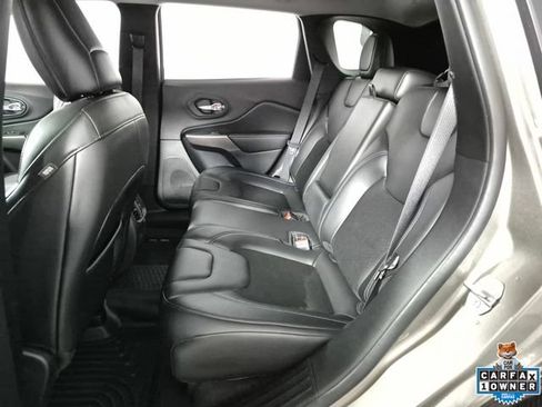 Used 2020 Jeep Cherokee Latitude Plus FWD image 24