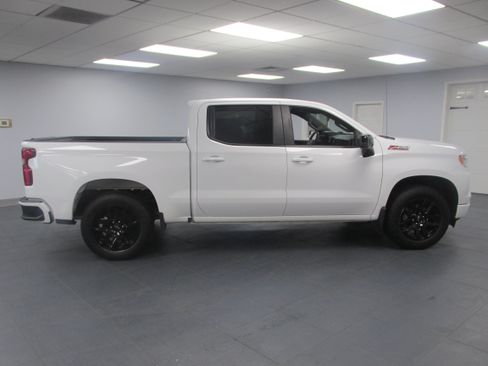 Used 2023 Chevrolet Silverado 1500 RST w/ Z71 Off-Road Package AWD/4WD image 4