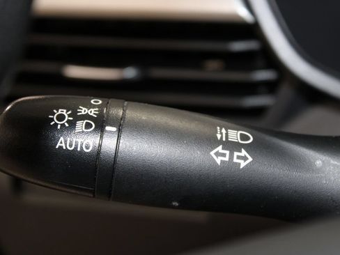 Used 2024 Nissan Altima 2.5 SV FWD image 43