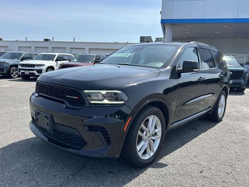 Used 2024 Dodge Durango GT RWD image 3