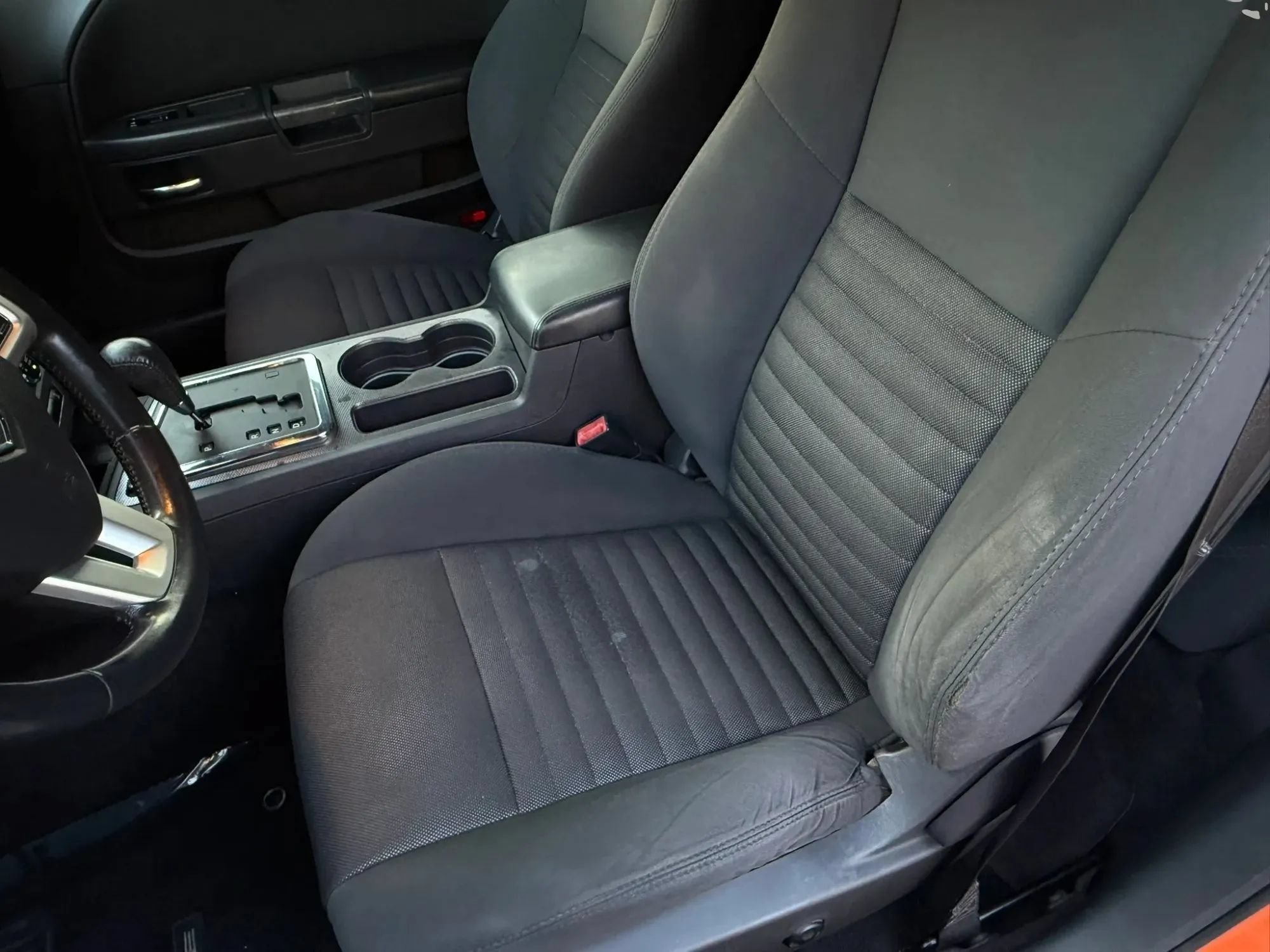Used 2011 Dodge Challenger R/T w/ Electronics Convenience Group RWD image 15