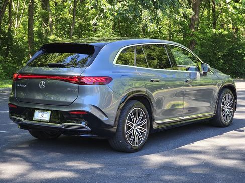 Used 2023 Mercedes-Benz EQS 580 4MATIC SUV image 6