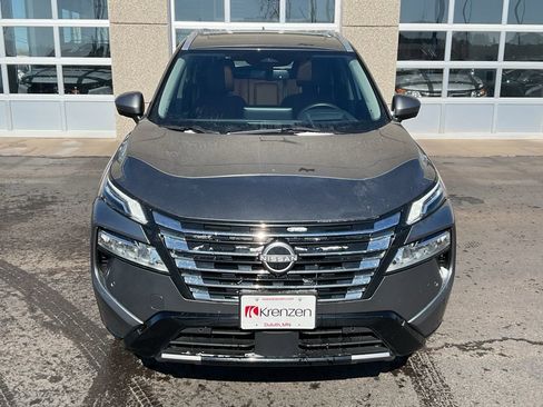 Used 2024 Nissan Rogue Platinum w/ Platinum Premium Package AWD/4WD image 2