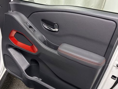 Used 2024 Nissan Frontier PRO-4X w/ Pro Convenience Package image 30