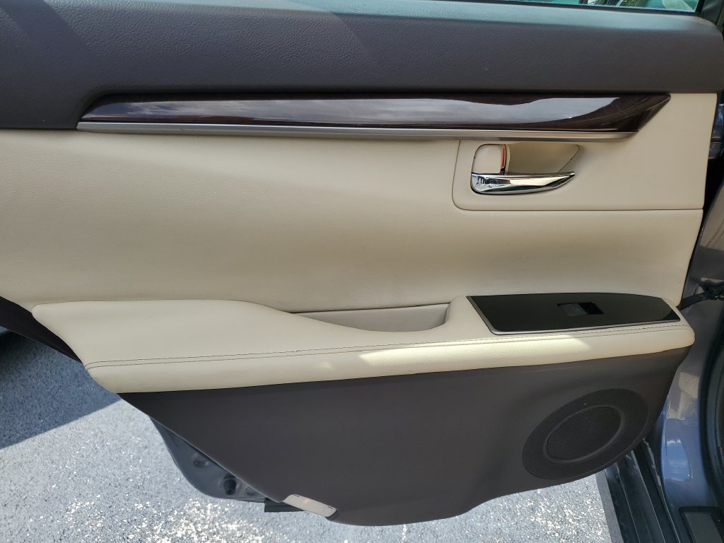 Used 2017 Lexus ES 350 w/ Luxury Package FWD image 9