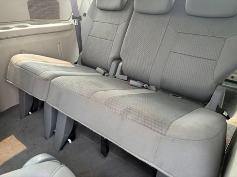 Used 2008 Chrysler Town & Country Touring FWD image 11
