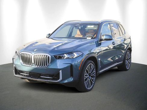 New 2026 BMW X5 xDrive40i w/ Executive Package image 3