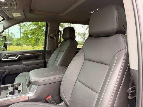 Used 2025 GMC Sierra 3500 SLT w/ SLT Premium Package AWD/4WD image 11