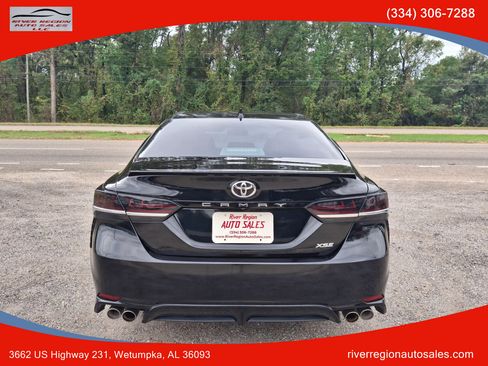 Used 2020 Toyota Camry XSE image 4
