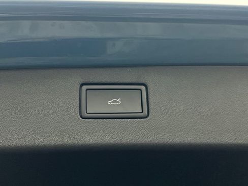 New 2026 Volkswagen Tiguan SE image 14