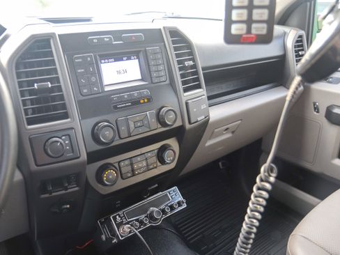 Used 2022 Ford F550 4x4 Regular Cab Super Duty w/ Power Equipment Group image 21