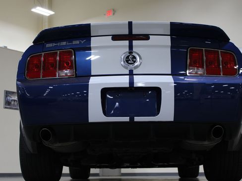 Used 2007 Ford Mustang Shelby GT500 RWD image 24
