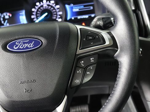 Used 2024 Ford Edge Titanium image 38