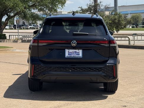 New 2026 Volkswagen Tiguan SE R-Line FWD image 6