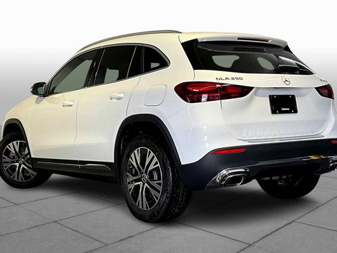 Used 2026 Mercedes-Benz GLA 250 4MATIC image 3