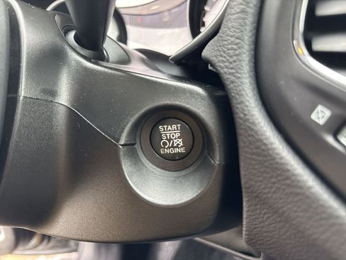 Used 2018 Jeep Compass Latitude w/ Popular Equipment Group image 16