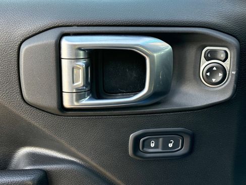 Used 2024 Jeep Wrangler Sport S image 20