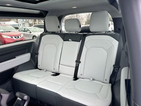 Used 2025 Land Rover Defender 90 S image 23