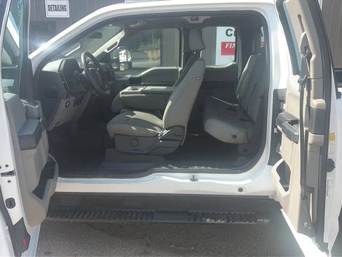 Used 2022 Ford F250 XL w/ Power Equipment Group AWD/4WD image 10