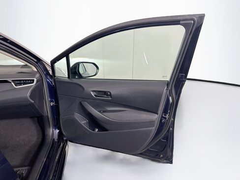 Used 2025 Toyota Corolla LE FWD image 29