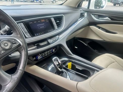 Used 2020 Buick Enclave Premium w/ Sun and Sites Package AWD/4WD image 27