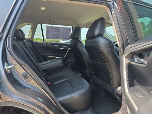 Used 2020 Toyota RAV4 XLE FWD image 44