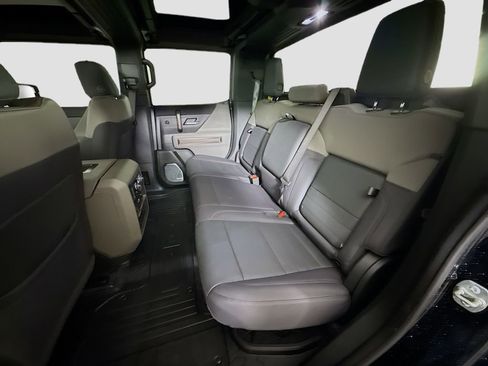 Used 2025 GMC Hummer EV 2X image 25