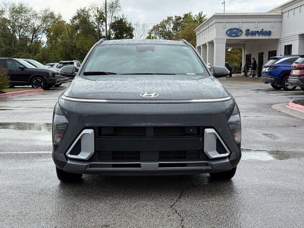 Used 2025 Hyundai Kona SEL FWD image 2