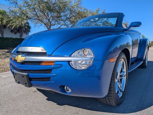 Used 2006 Chevrolet SSR w/ Preferred Equipment Group image 10