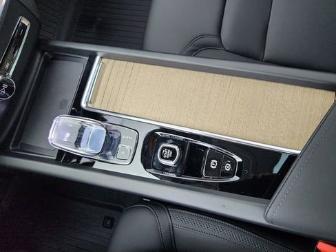 New 2026 Volvo XC60 B5 Plus w/ Climate Package image 26