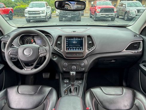 Used 2022 Jeep Cherokee Trailhawk AWD/4WD image 2