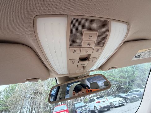 Used 2014 Mercedes-Benz E 350 Sedan image 27