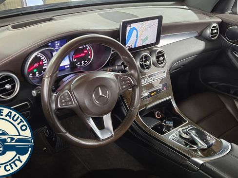 Used 2016 Mercedes-Benz GLC 300 4MATIC w/ Multimedia Package image 11