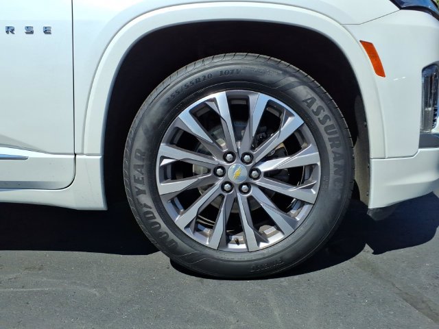Used 2023 Chevrolet Traverse Premier AWD/4WD image 9