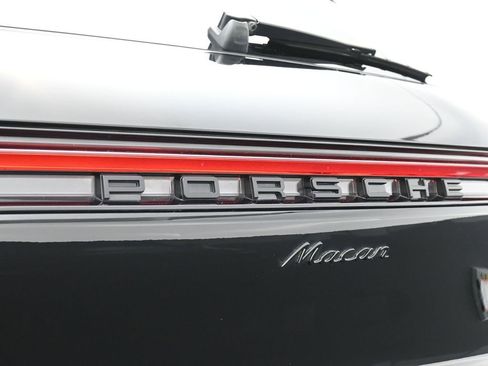 Certified 2023 Porsche Macan Turbo image 14