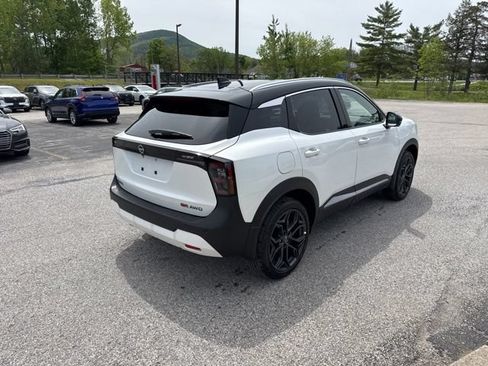 New 2026 Nissan Kicks SR AWD/4WD image 23