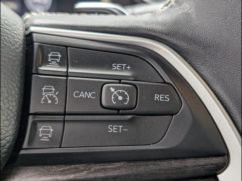 Used 2022 Jeep Grand Cherokee Limited RWD image 17