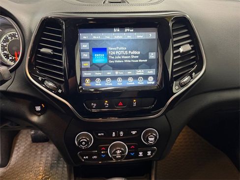 Used 2021 Jeep Cherokee Limited image 5